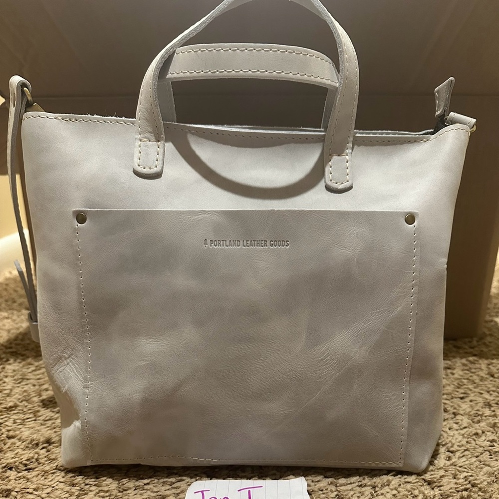 Portland Leather Company Medium Zip Crossbody, Beluga